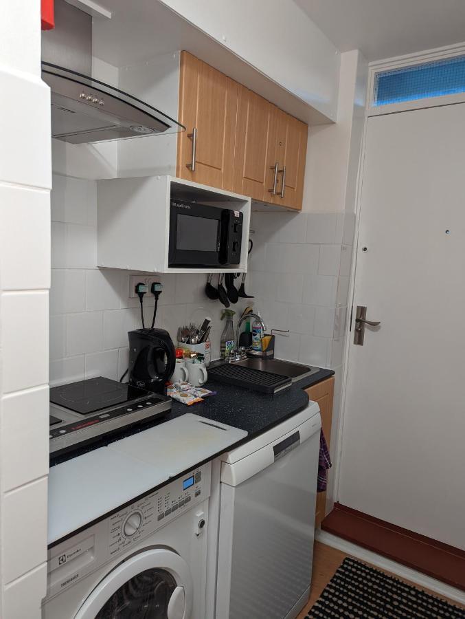 Beautiful Independent Apartment In London Uk 외부 사진